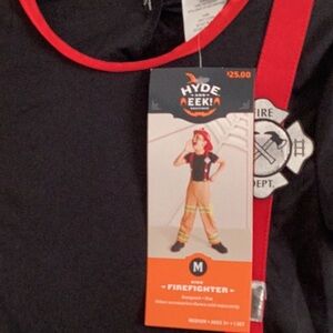 KIDS'
• FIREFIGHTER -
Jumpsuit • Hat